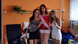 Read more about the article مغامرتي الساخنة مع غريب في فندق مطار باريس