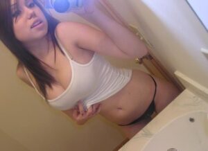 Read more about the article Escale Torride : Ma Nuit de Passion avec un Étranger à Bordeaux