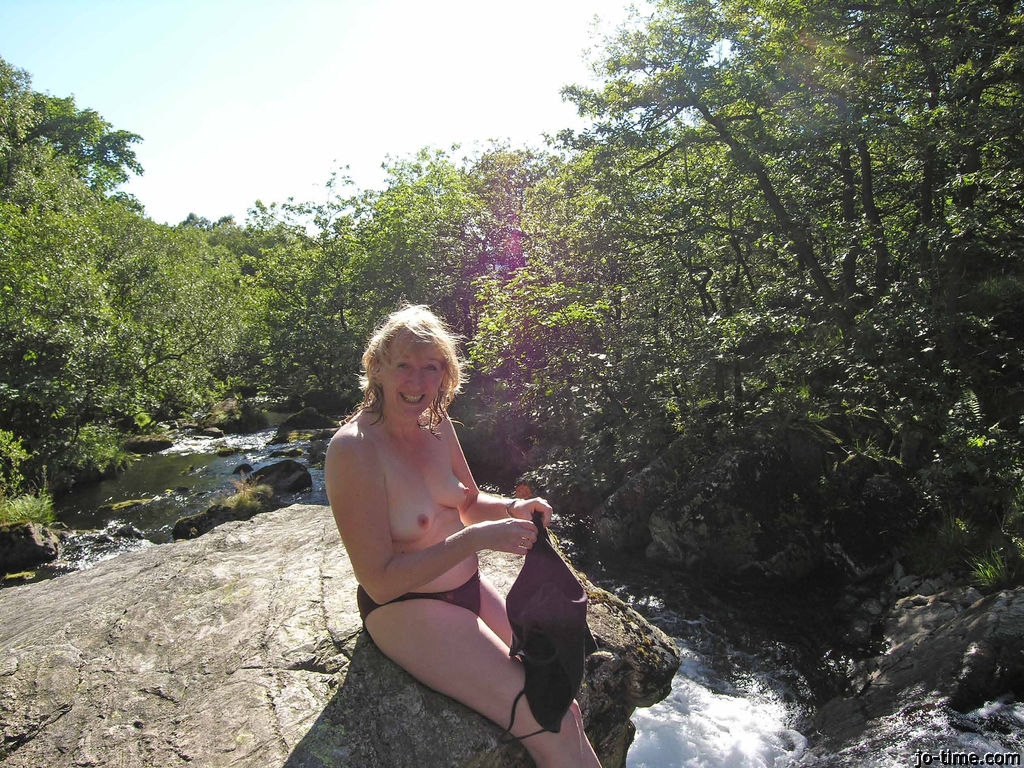 Read more about the article لقاء نار في فندق أفريقي أثناء إجازتي السرية