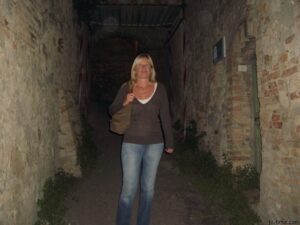 Read more about the article لقاء ساخن في فندق المطار: مغامرتي مع غريب أثناء الإيقاعة