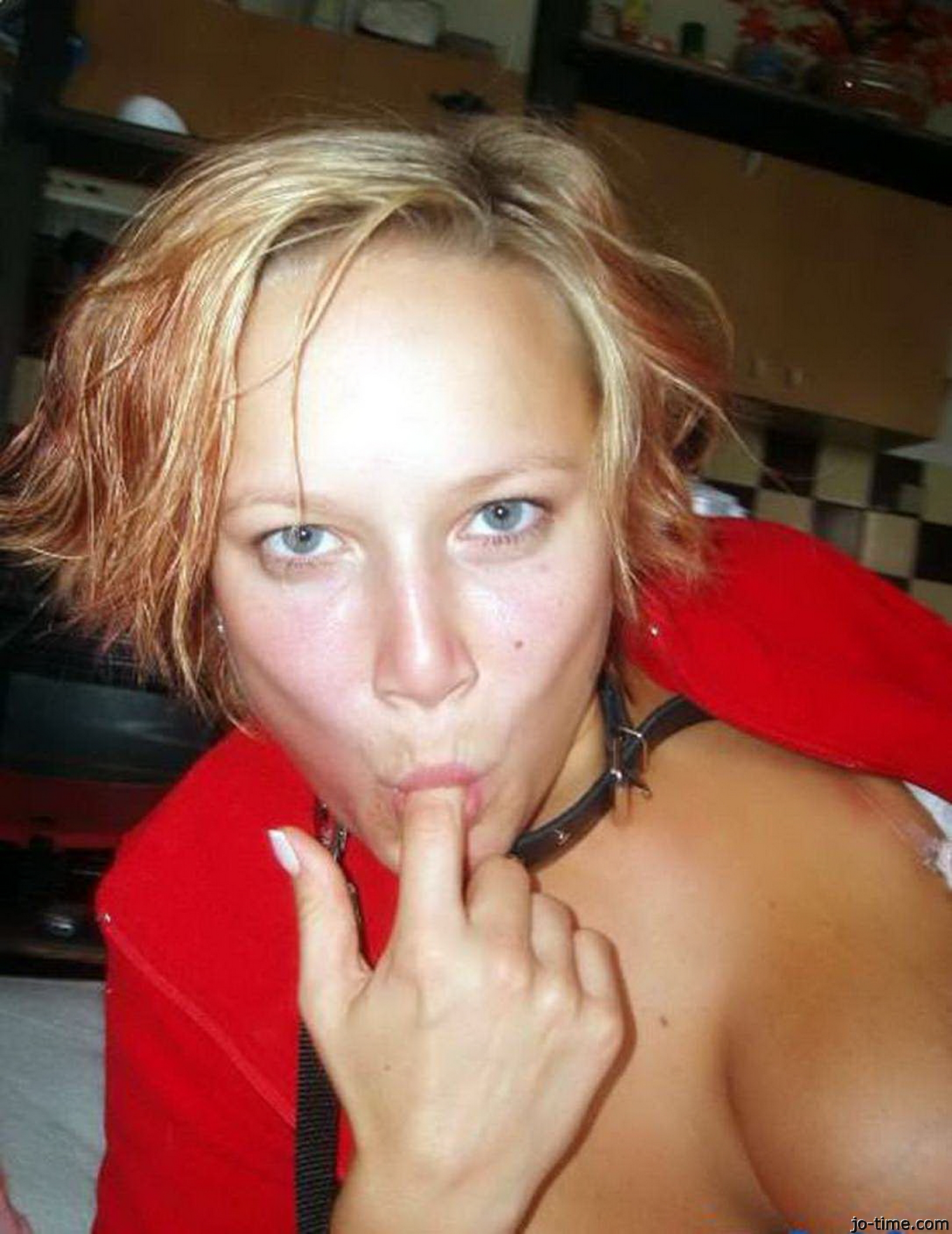 Read more about the article مغامرتي الساخنة في فندق مطار باريس: لقاء مع غرباء