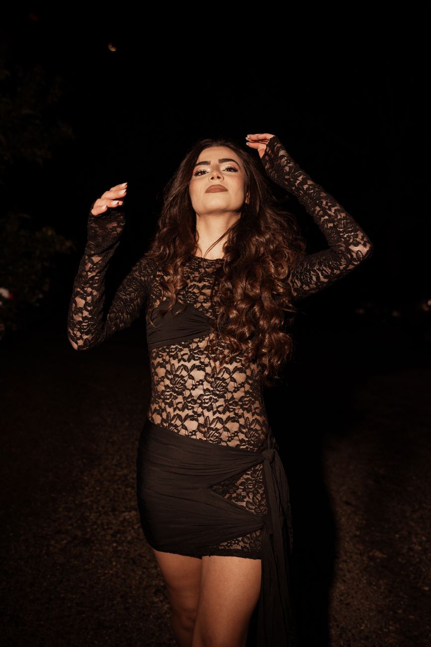 Read more about the article مغامرة ساخنة في فندق المطار مع غريب سمين